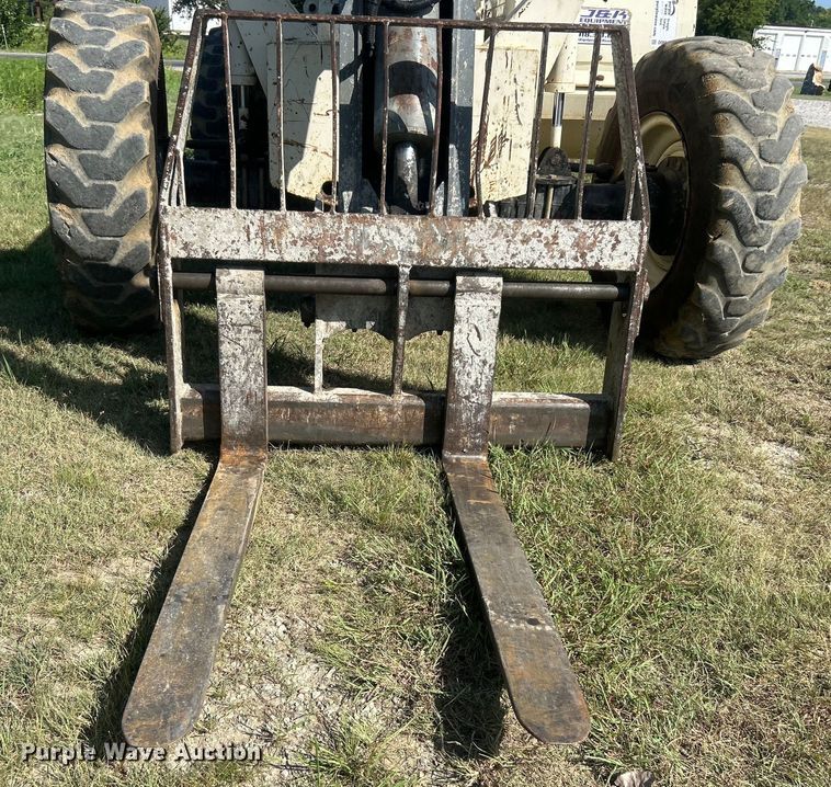 image for item DO6641 2001 Terex SS-842C telehandler