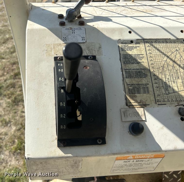 image for item DO6641 2001 Terex SS-842C telehandler