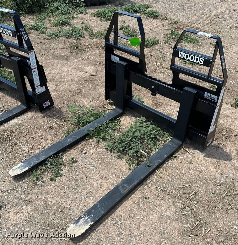 image for item DO7153 2022 Woods 6600 skid steer forks