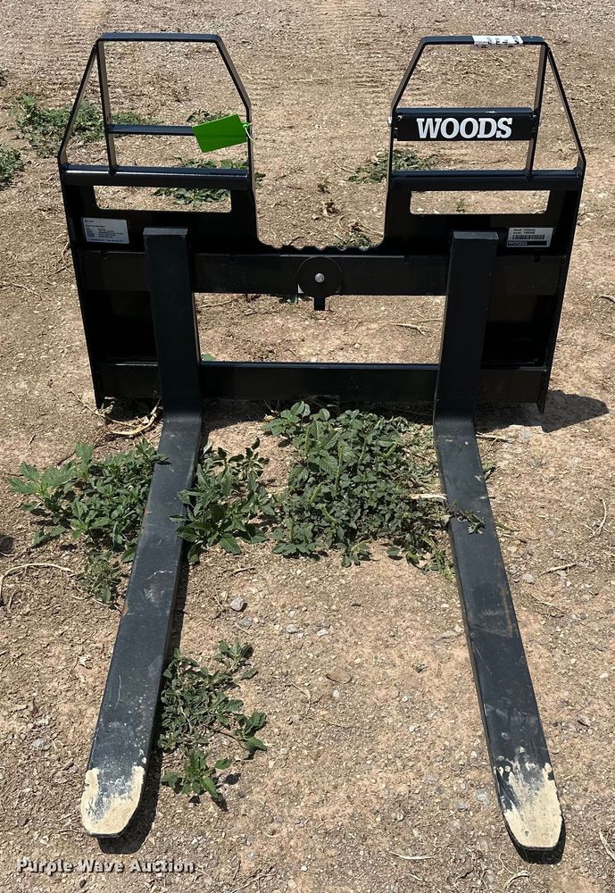 image for item DO7153 2022 Woods 6600 skid steer forks