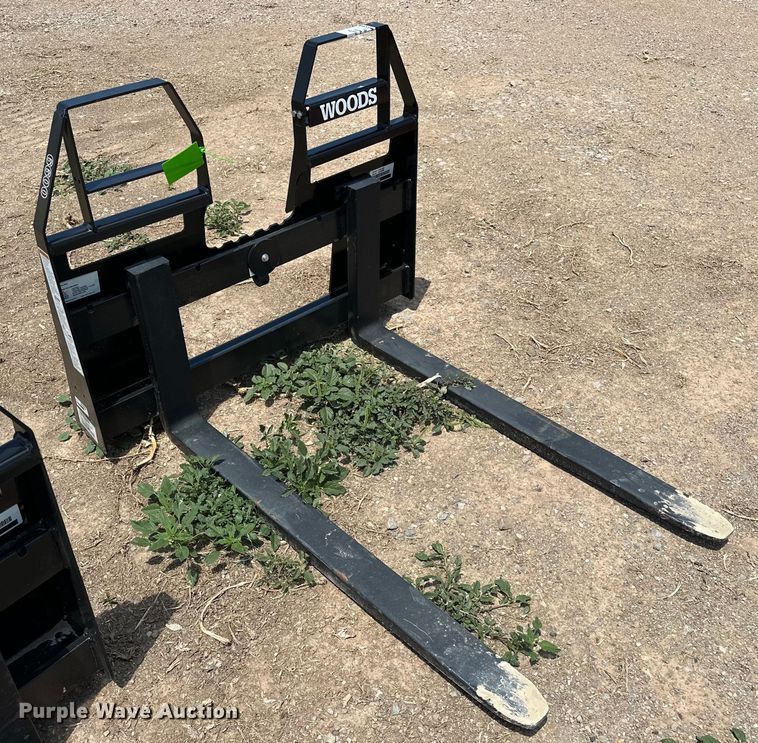 image for item DO7153 2022 Woods 6600 skid steer forks
