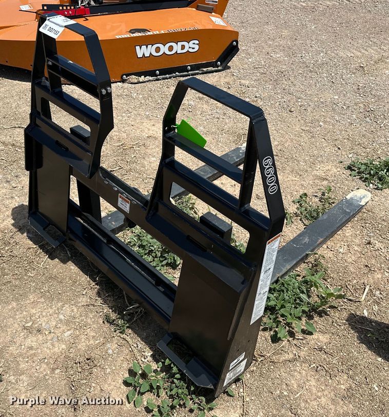 image for item DO7153 2022 Woods 6600 skid steer forks
