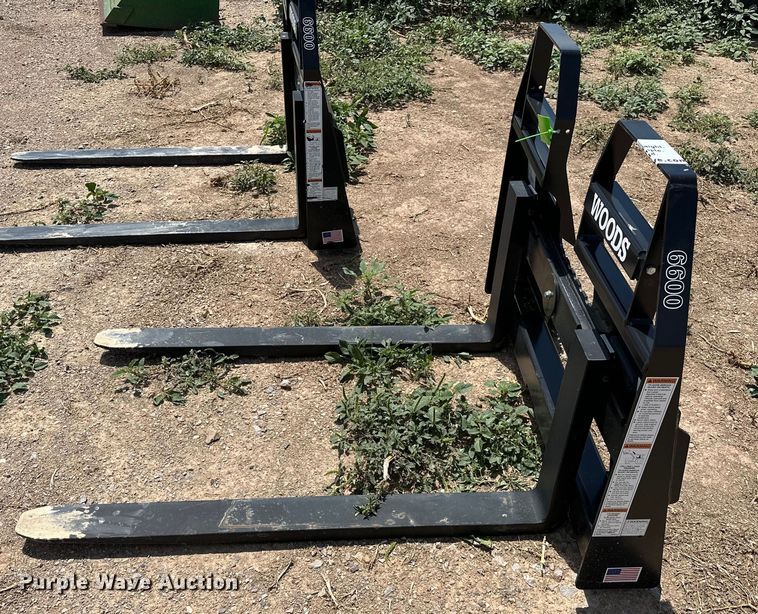 image for item DO7153 2022 Woods 6600 skid steer forks