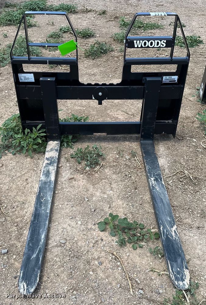 image for item DO7154 2022 Woods 6600 skid steer forks