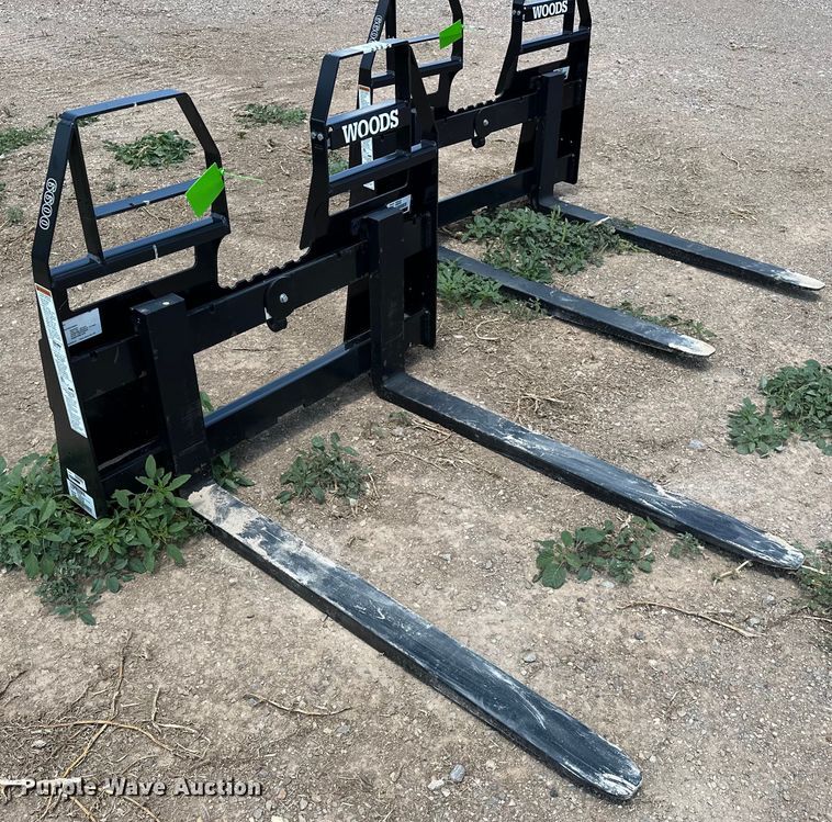 image for item DO7154 2022 Woods 6600 skid steer forks