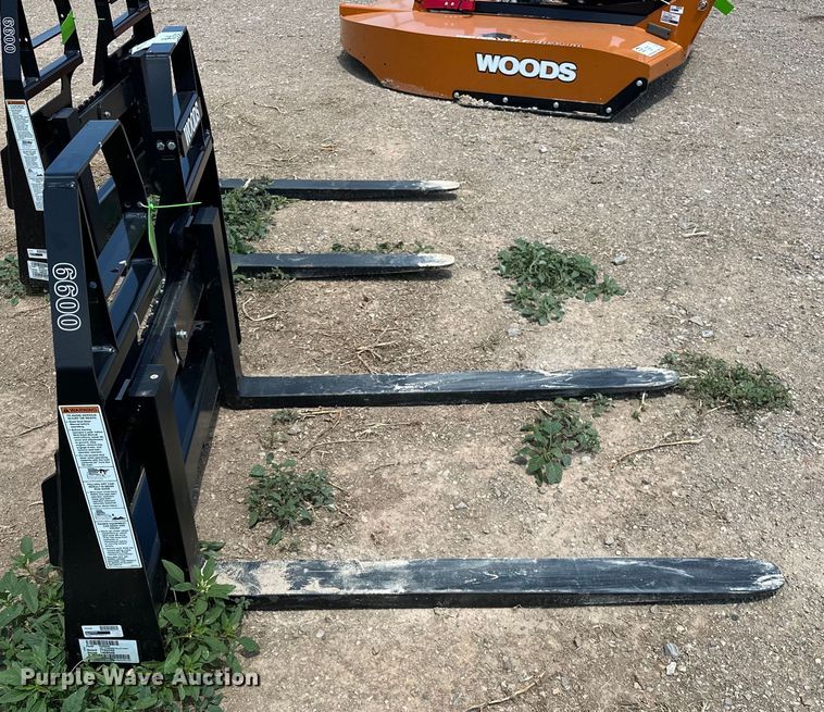 image for item DO7154 2022 Woods 6600 skid steer forks