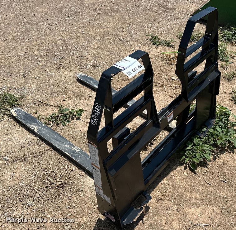 image for item DO7154 2022 Woods 6600 skid steer forks