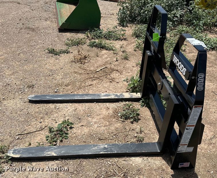 image for item DO7154 2022 Woods 6600 skid steer forks