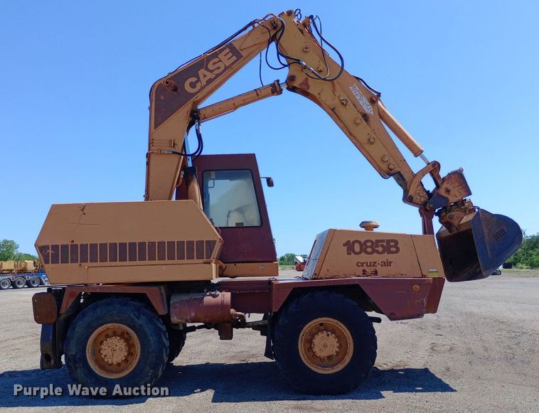 image for item DP1266 1985 Case 1085B wheeled excavator