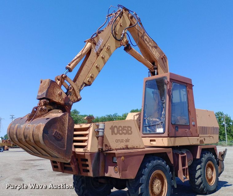 image for item DP1266 1985 Case 1085B wheeled excavator