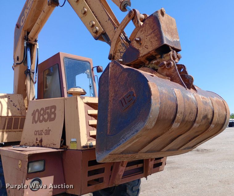 image for item DP1266 1985 Case 1085B wheeled excavator