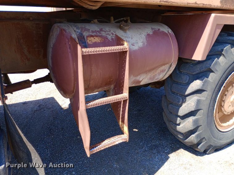 image for item DP1266 1985 Case 1085B wheeled excavator