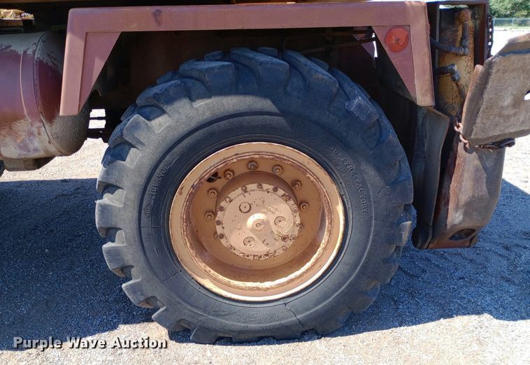 image for item DP1266 1985 Case 1085B wheeled excavator