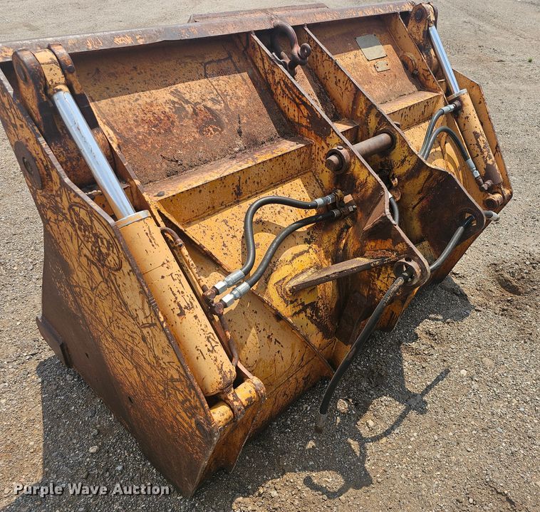 image for item DP1266 1985 Case 1085B wheeled excavator