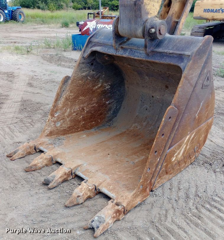 image for item DP1276 2002 Komatsu PC300LC-7 excavator