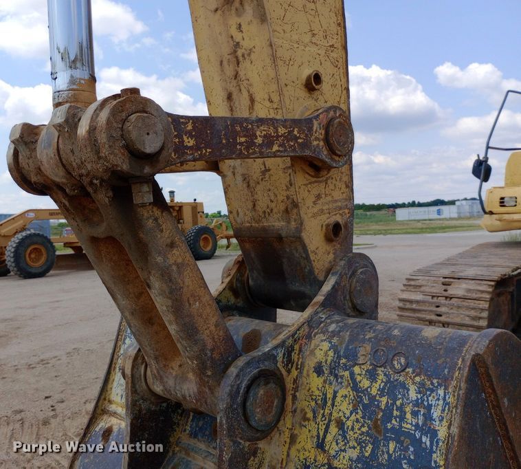 image for item DP1276 2002 Komatsu PC300LC-7 excavator