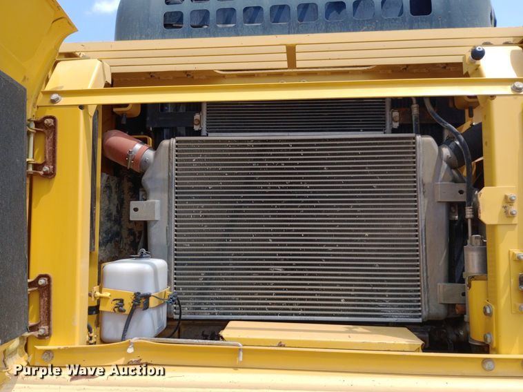 image for item DP1276 2002 Komatsu PC300LC-7 excavator