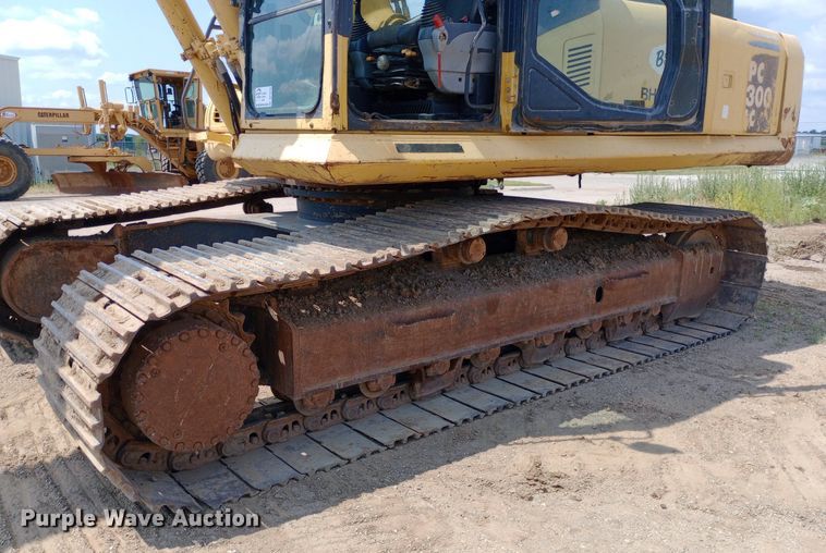 image for item DP1276 2002 Komatsu PC300LC-7 excavator