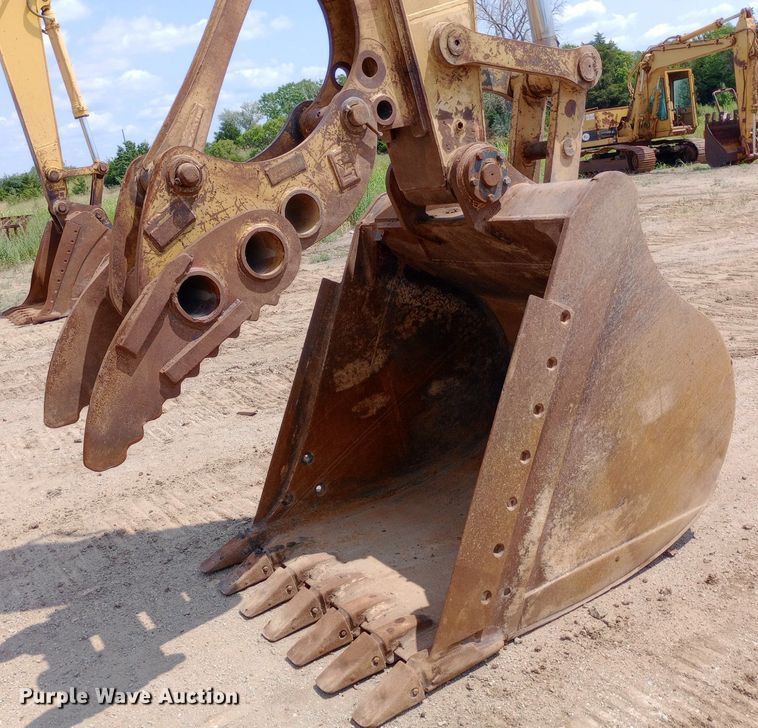 image for item DP1277 2003 Caterpillar 322CL excavator