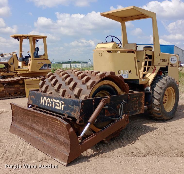 image for item DP1278 1988 Hyster C-832-A single drum roller