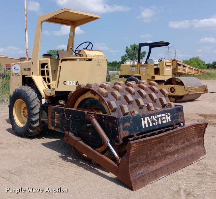 image for item DP1278 1988 Hyster C-832-A single drum roller