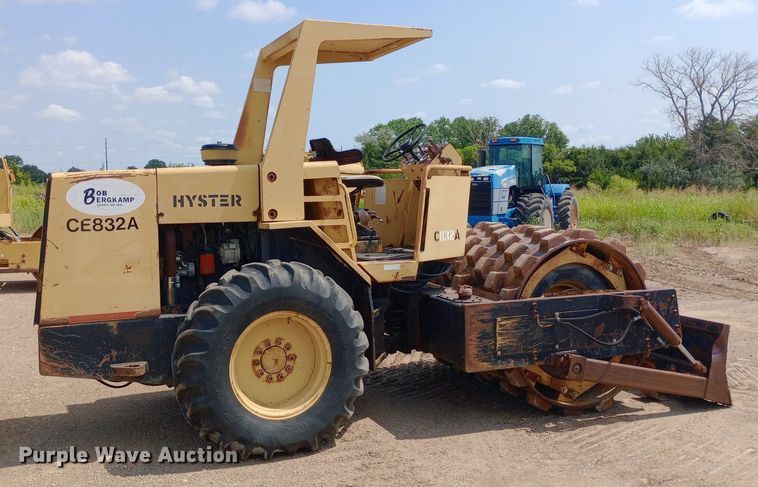 image for item DP1278 1988 Hyster C-832-A single drum roller