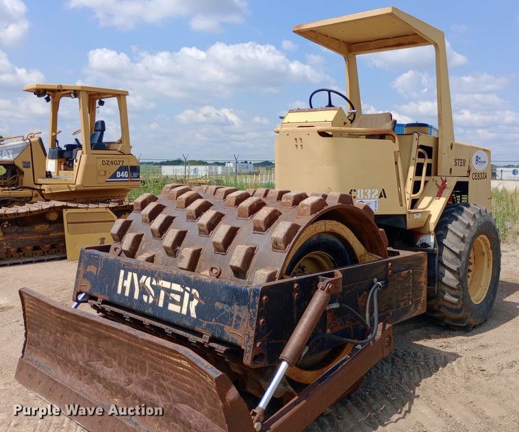 image for item DP1278 1988 Hyster C-832-A single drum roller