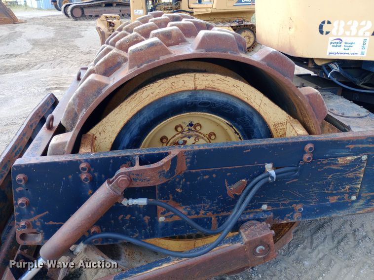 image for item DP1278 1988 Hyster C-832-A single drum roller