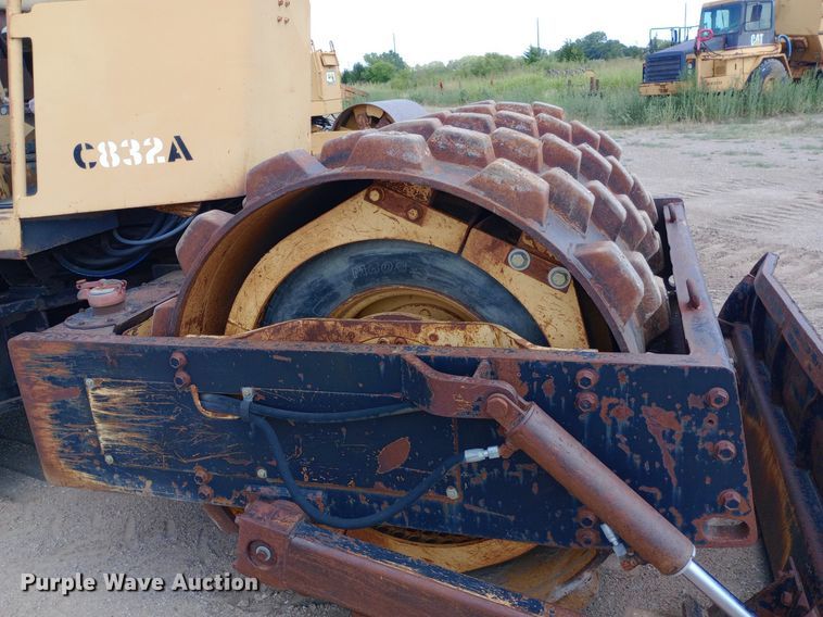 image for item DP1278 1988 Hyster C-832-A single drum roller