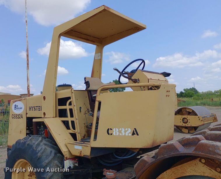 image for item DP1278 1988 Hyster C-832-A single drum roller