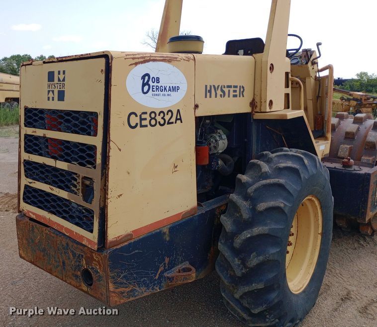 image for item DP1278 1988 Hyster C-832-A single drum roller