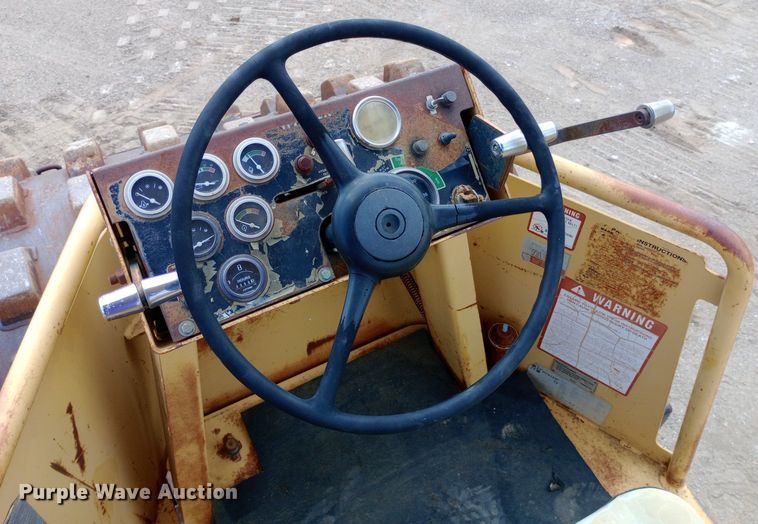 image for item DP1278 1988 Hyster C-832-A single drum roller