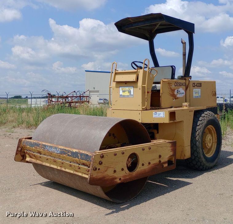 image for item DP1279 1992 Caterpillar CS-433B single drum vibratory roller