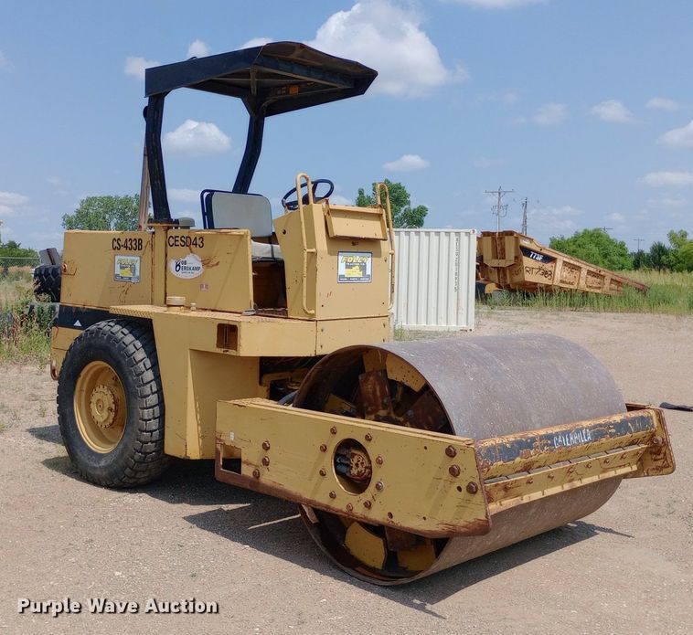 image for item DP1279 1992 Caterpillar CS-433B single drum vibratory roller