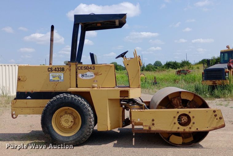 image for item DP1279 1992 Caterpillar CS-433B single drum vibratory roller