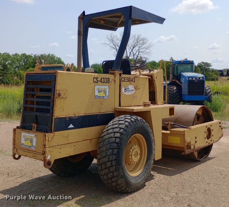 image for item DP1279 1992 Caterpillar CS-433B single drum vibratory roller