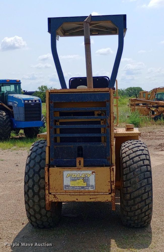 image for item DP1279 1992 Caterpillar CS-433B single drum vibratory roller