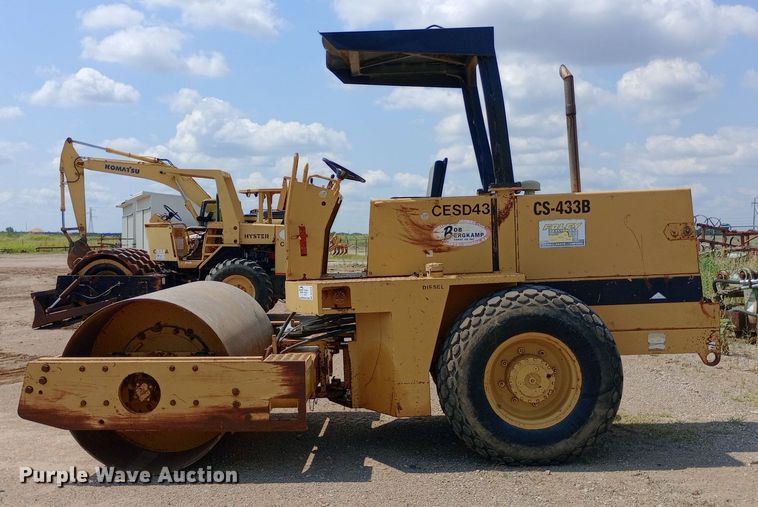 image for item DP1279 1992 Caterpillar CS-433B single drum vibratory roller