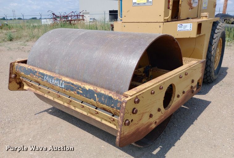 image for item DP1279 1992 Caterpillar CS-433B single drum vibratory roller