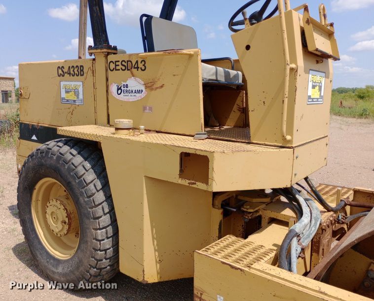 image for item DP1279 1992 Caterpillar CS-433B single drum vibratory roller