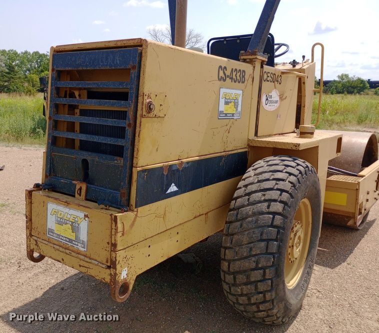 image for item DP1279 1992 Caterpillar CS-433B single drum vibratory roller