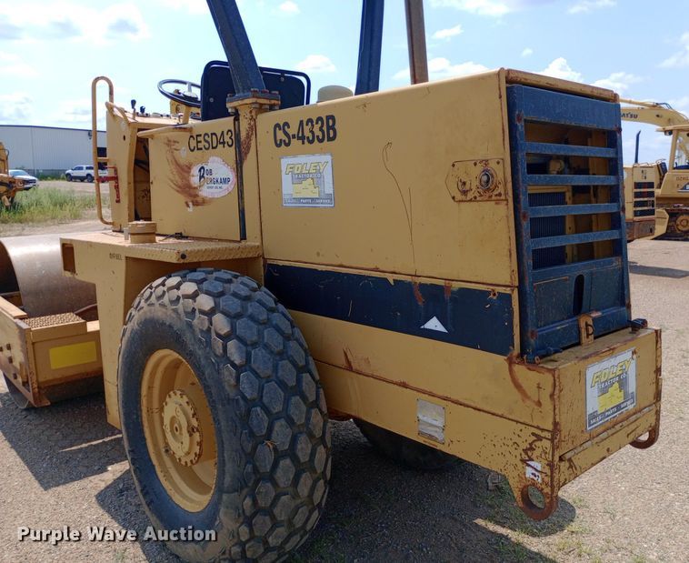 image for item DP1279 1992 Caterpillar CS-433B single drum vibratory roller