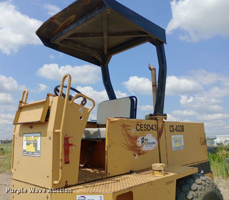 image for item DP1279 1992 Caterpillar CS-433B single drum vibratory roller