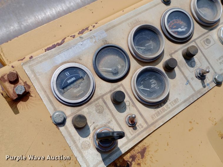 image for item DP1279 1992 Caterpillar CS-433B single drum vibratory roller