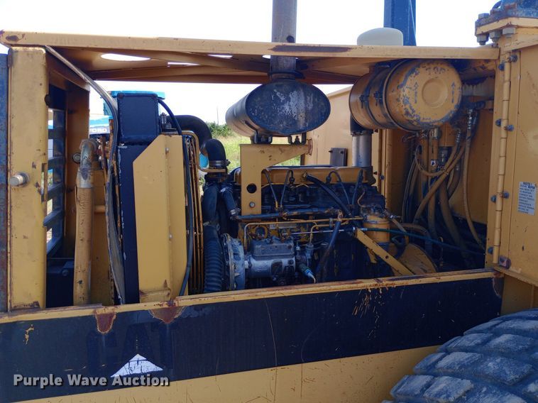 image for item DP1279 1992 Caterpillar CS-433B single drum vibratory roller