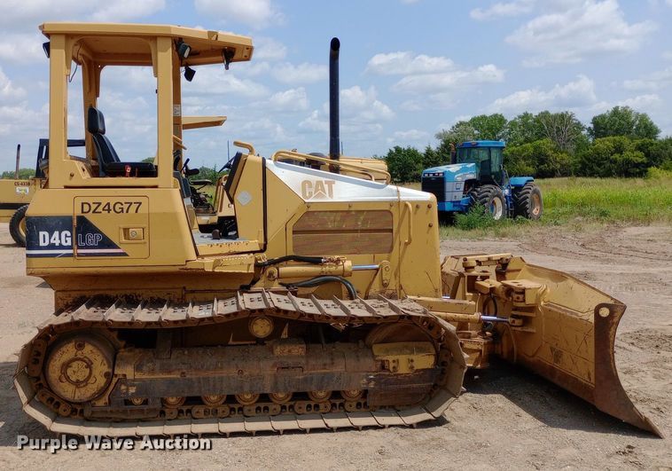image for item DP1281 2002 Caterpillar D4G dozer