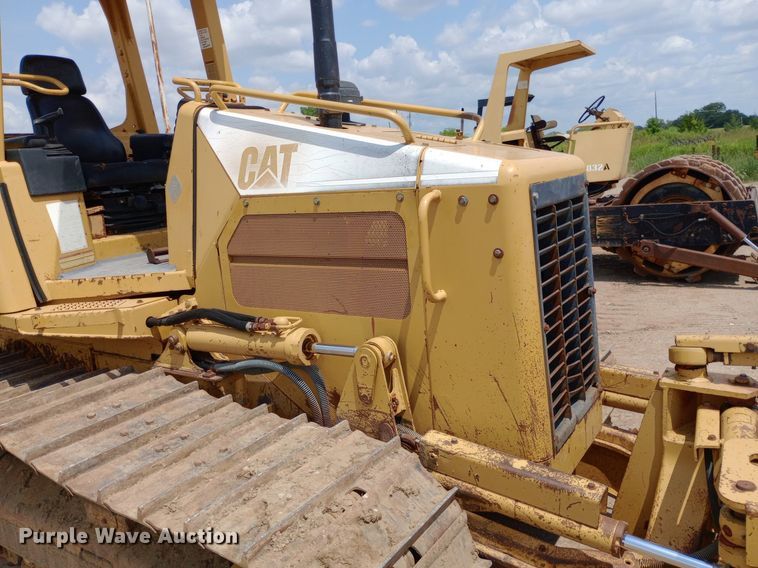 image for item DP1281 2002 Caterpillar D4G dozer