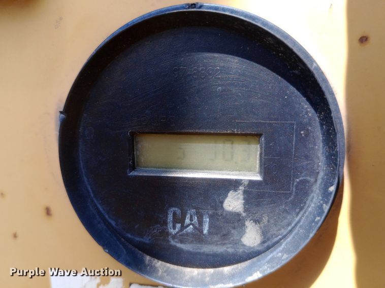 image for item DP1281 2002 Caterpillar D4G dozer