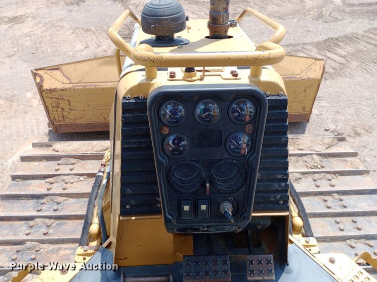 image for item DP1281 2002 Caterpillar D4G dozer