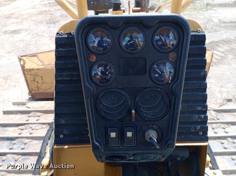 image for item DP1281 2002 Caterpillar D4G dozer